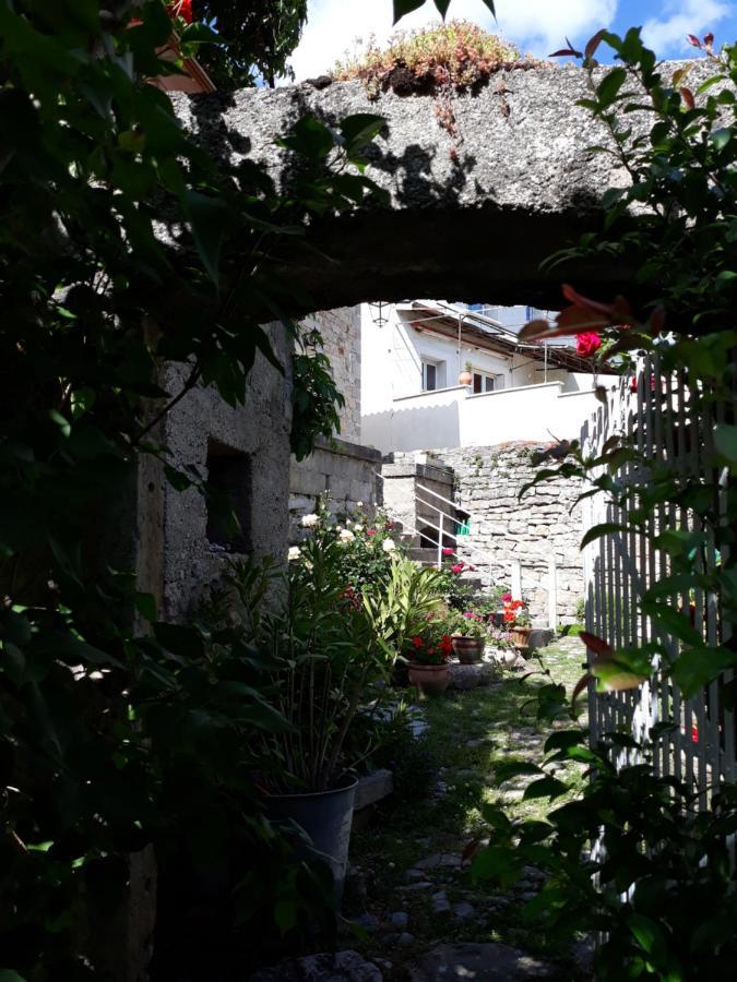 Gîte Les Gorges du Tarn La Cresse Extérieur photo